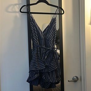 Lulu’s Navy & White Striped Romper - size M